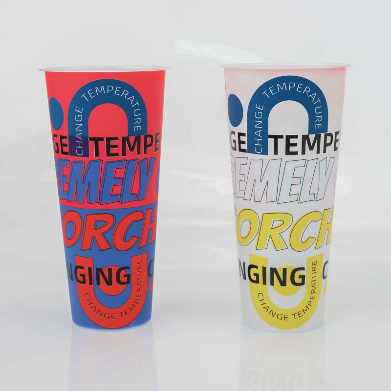 Etiquetas termocrómicas en molde: la taza que cambia de color con la temperatura
